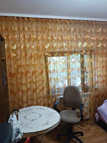 Casă cu 6 camere cu Teren 540 Mp în Traian