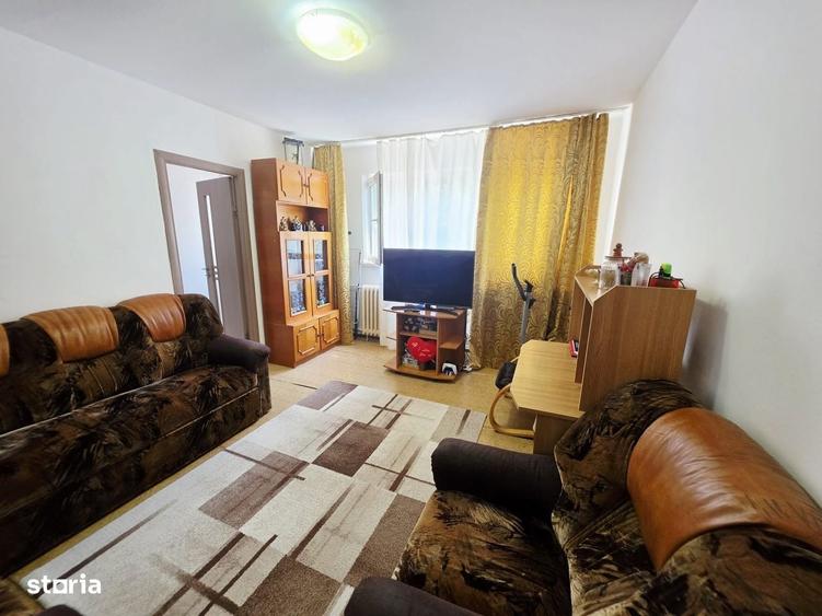 Apartament cu 3 camere nedecomandat în Malu Roșu