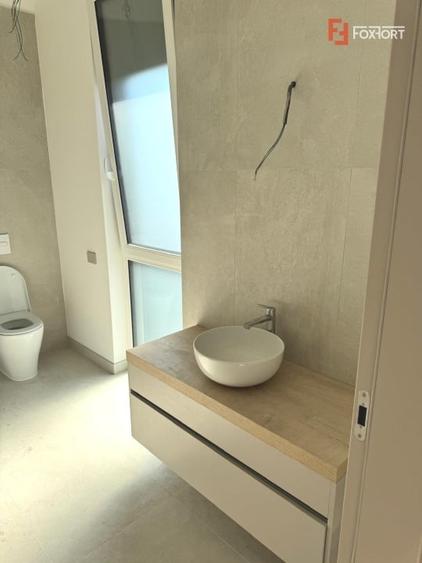Apartament cu 4 camere decomandat, mobilat în Torontalului