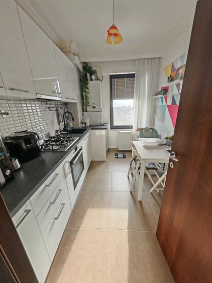 Apartament cu 3 camere decomandat, mobilat în Km 5
