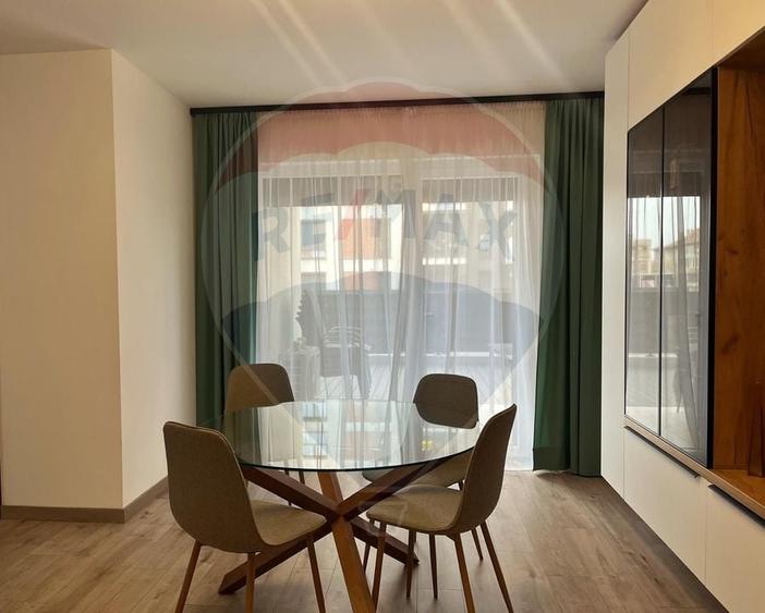 Apartament cu 3 camere decomandat, mobilat în UTA