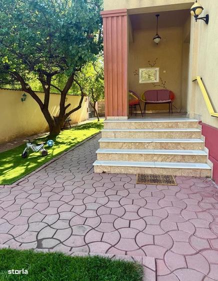 Casă cu 4 camere în Dămăroaia