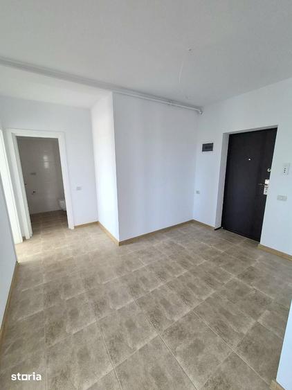 Apartament cu 3 camere în Tractorul