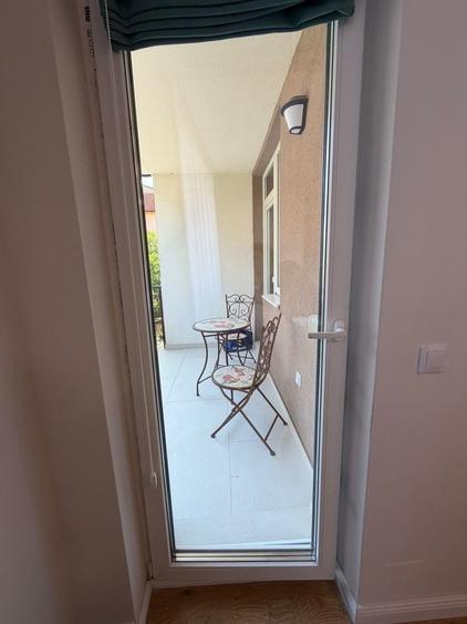 Apartament cu 3 camere semidecomandat, mobilat în Florești