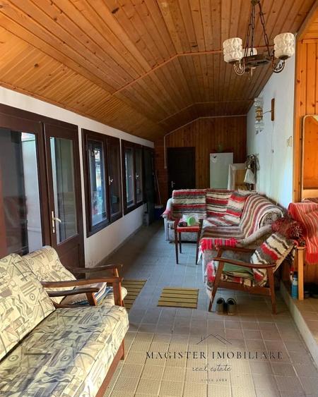 Casă cu 9 camere cu Teren 2000 Mp în Brebu
