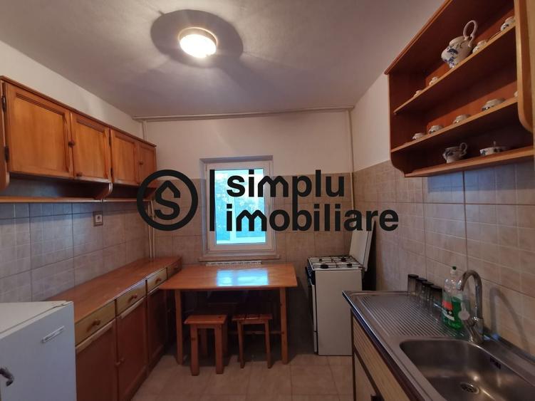 Apartament cu 2 camere decomandat în 1 Mai