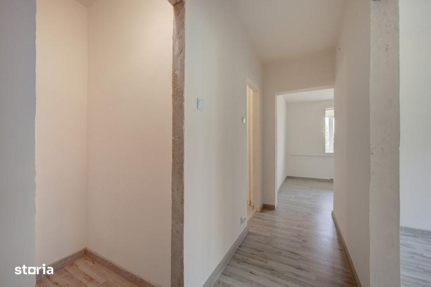 Apartament cu 3 camere semidecomandat în Titan