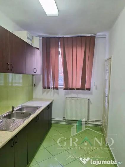 Apartament cu 2 camere semidecomandat în Horea