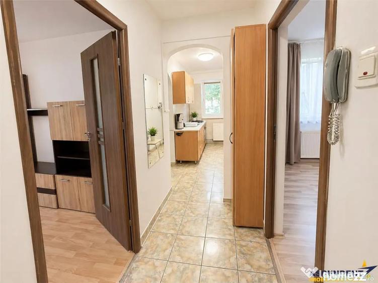 Apartament cu 3 camere semidecomandat în Dâmbu Pietros