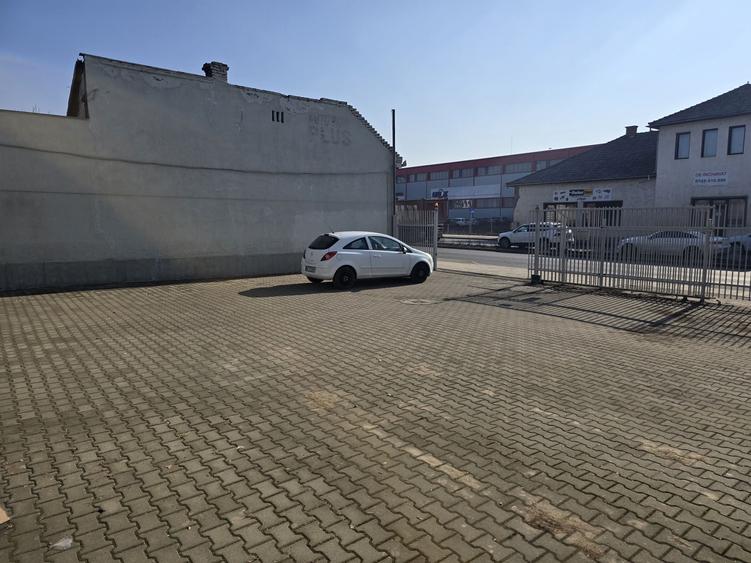 Spațiu comercial, în Gheorghe Doja