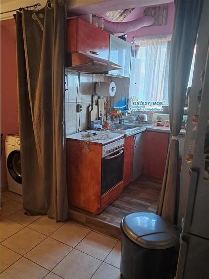 Apartament cu 3 camere decomandat în Găvana