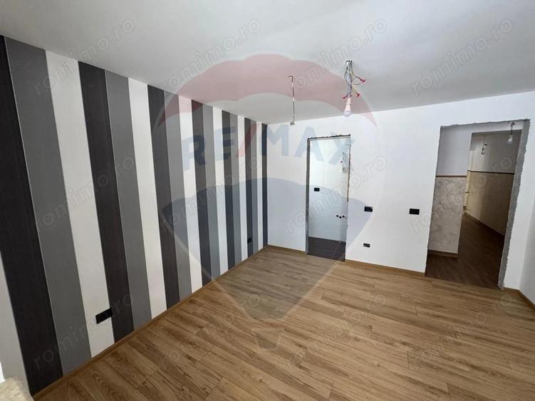 Casă cu Teren 1550 Mp în Dărmănești