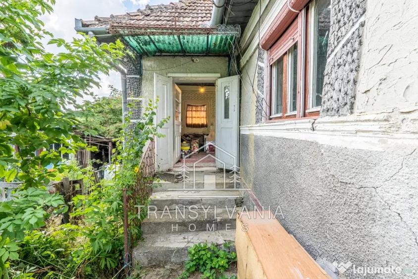 Casă cu 4 camere în Sâmboleni