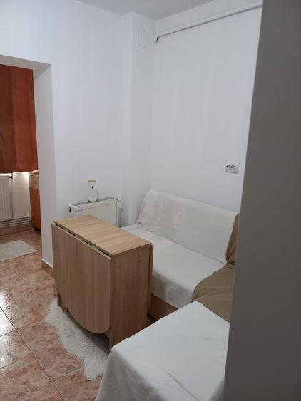 Apartament cu 3 camere decomandat în Radu Negru