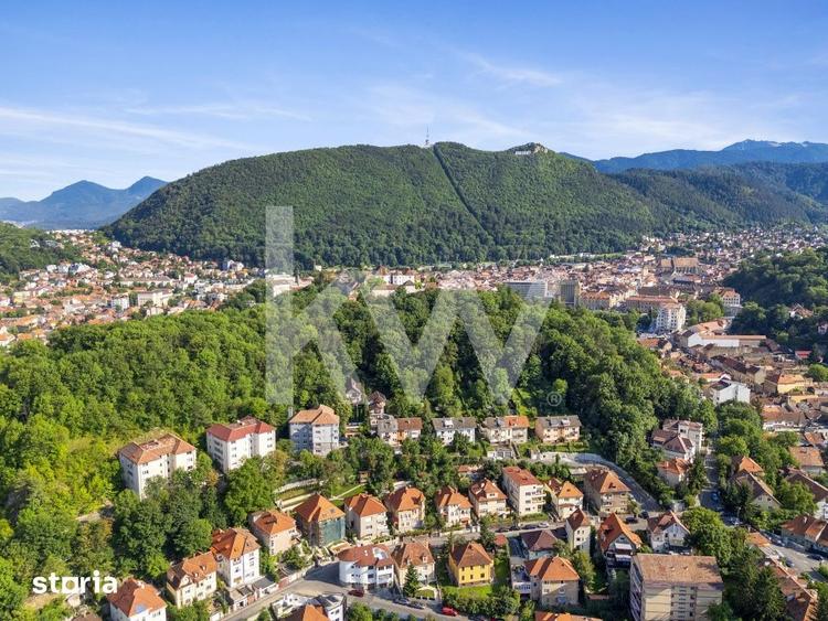 Casă cu 6 camere cu Teren 1600 Mp în Centrul Istoric