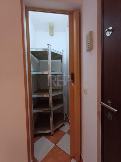 Apartament cu 3 camere decomandat, mobilat în Berceni