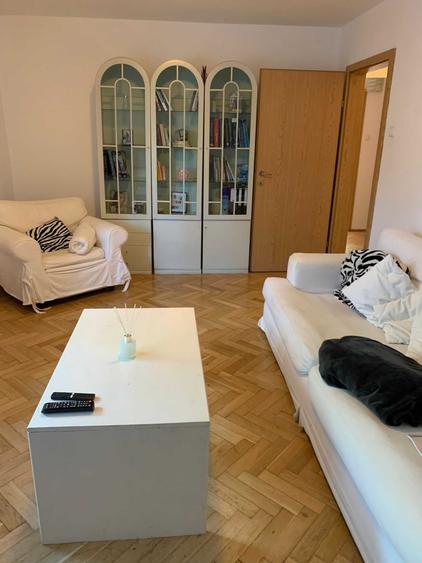 Apartament cu 4 camere decomandat în Central