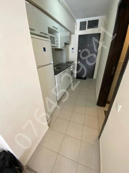 Garsonieră decomandată în Central