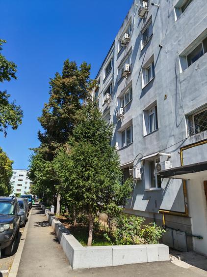 Apartament cu 3 camere decomandat în Brâncoveanu