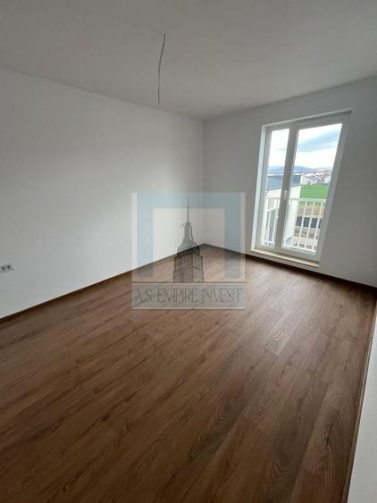 Apartament cu 3 camere decomandat în Sânpetru