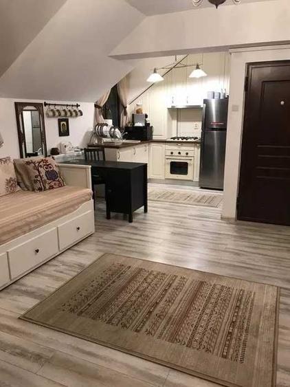 Apartament cu 3 camere decomandat în Bucium