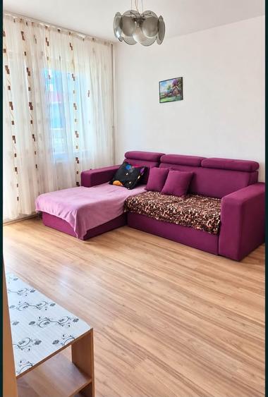 Apartament cu 2 camere decomandat, mobilat în Casa de Cultură