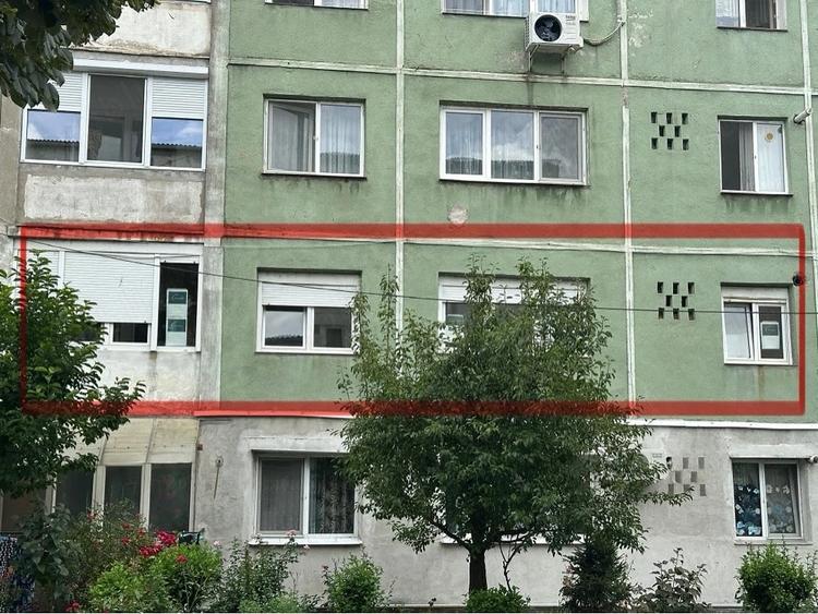 Apartament cu 3 camere semidecomandat în Lugoj