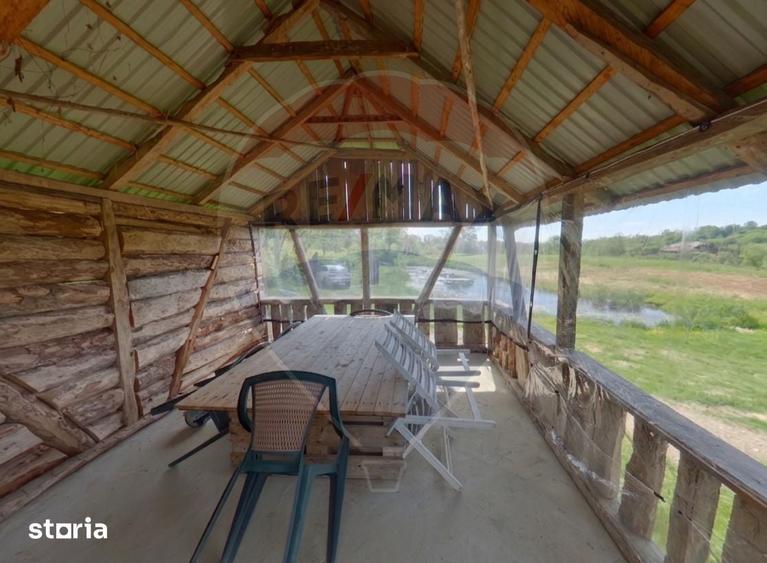 Casă cu 4 camere cu Teren 10130 Mp în Desești