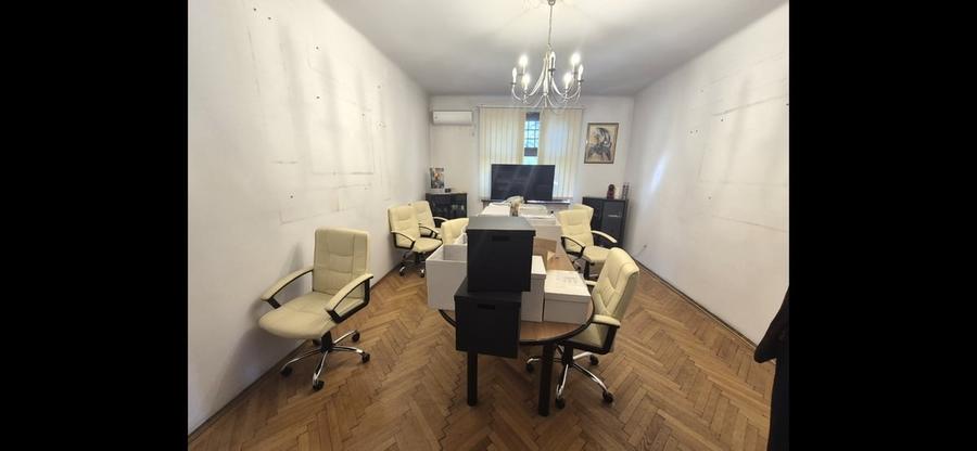 Apartament decomandat în Romană
