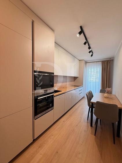 Apartament cu 3 camere semidecomandat, mobilat în Florești — fotografia 3