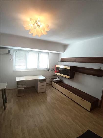 Apartament cu 2 camere decomandat în Colentina