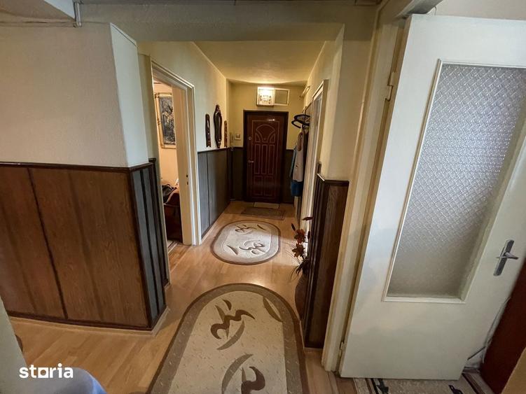 Apartament cu 3 camere decomandat în Mazepa 1