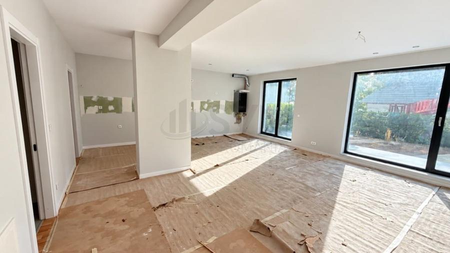 Apartament cu 5 camere decomandat în Băneasa