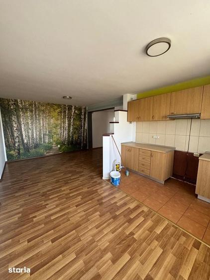 Apartament cu 3 camere în Traian