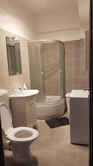 Garsonieră decomandată în Central