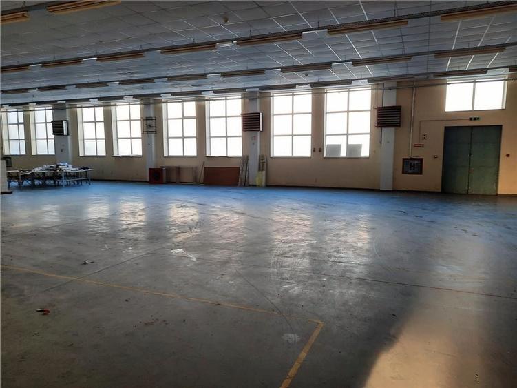 Spațiu industrial, de 700 mp, în Central