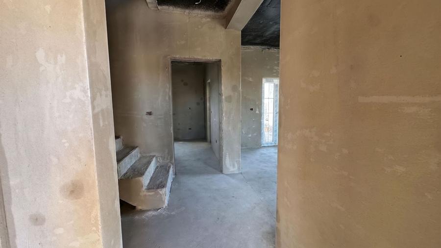 Duplex cu 4 camere cu Canalizare în Moșnița Nouă