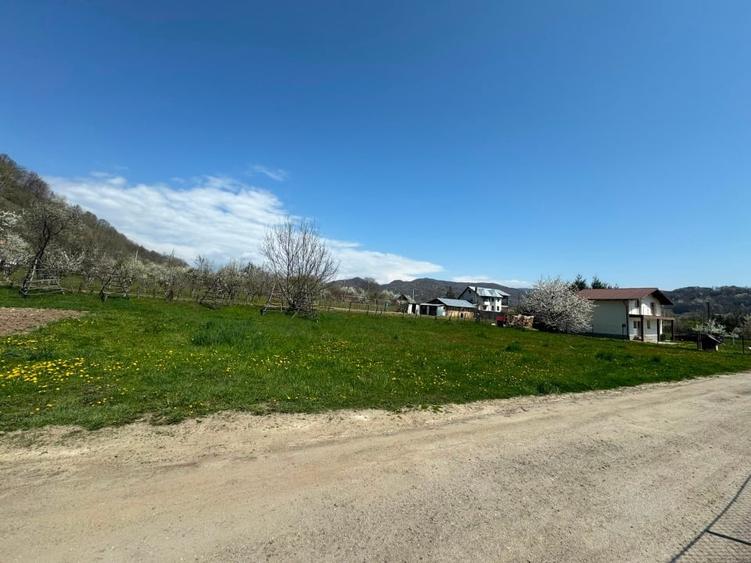 Teren Construcții intravilan de 1420 mp, în Oeștii Ungureni