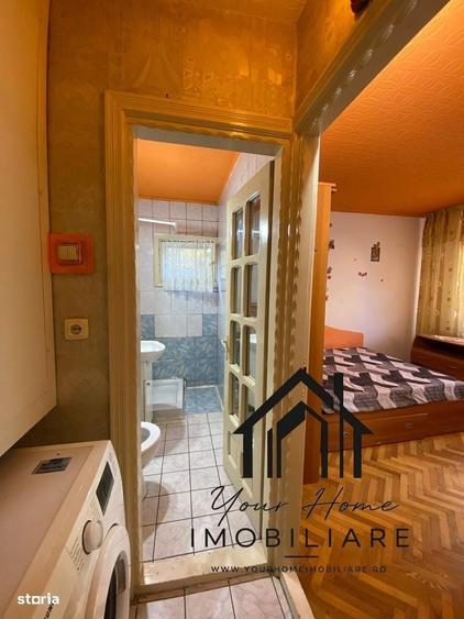 Apartament cu 3 camere semidecomandat în Central