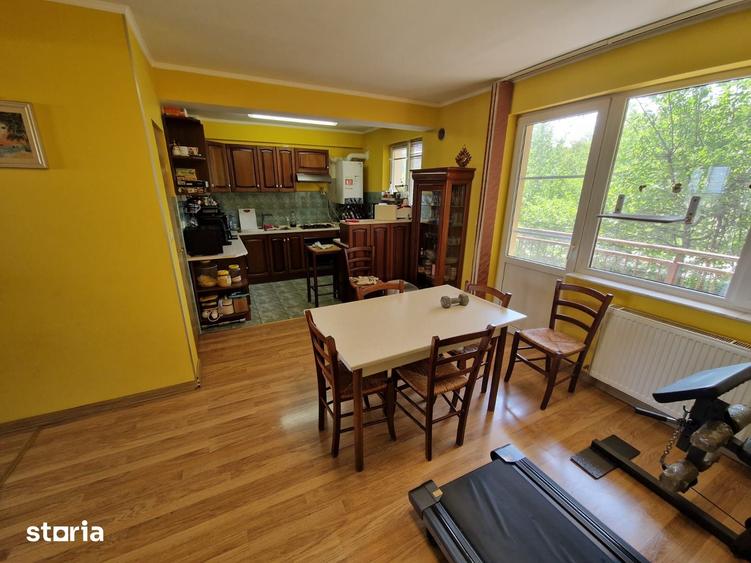 Apartament cu 4 camere în Bună Ziua