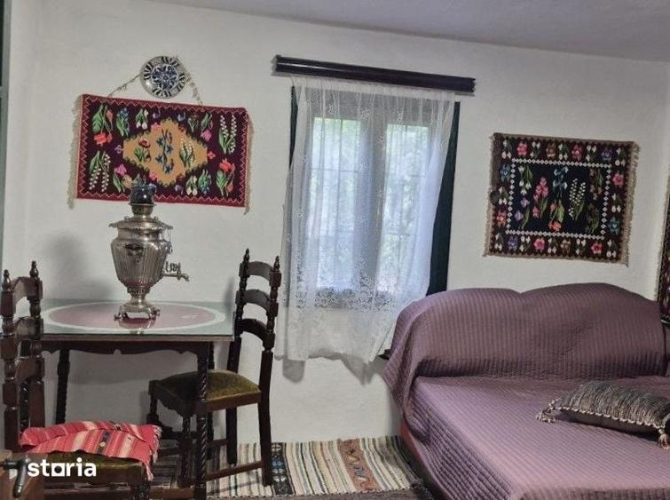 Casă cu 3 camere cu Teren 2250 Mp în Cerașu