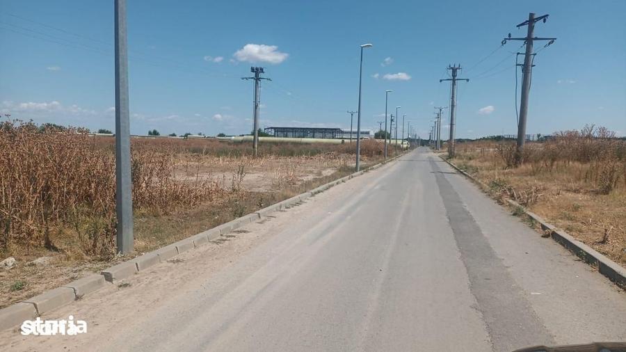 Teren de 9414 mp, în Central