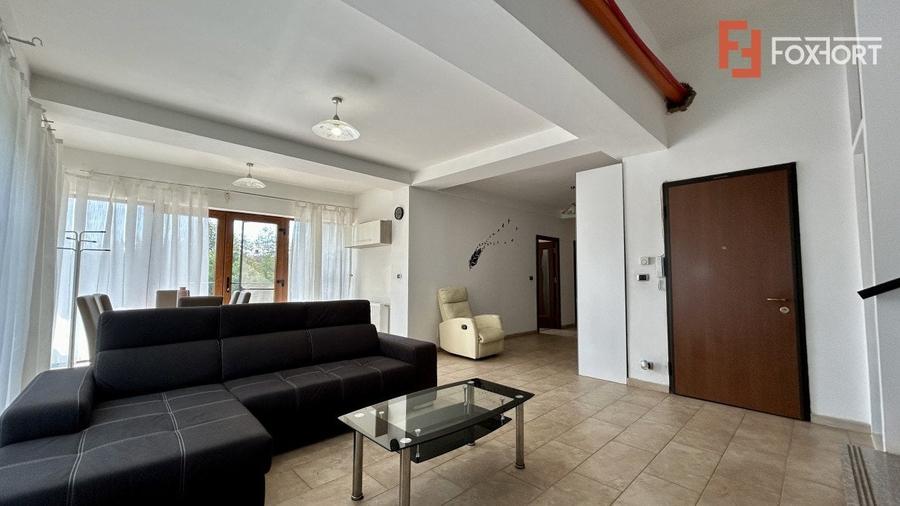 Apartament cu 3 camere semidecomandat, mobilat în Ghiroda