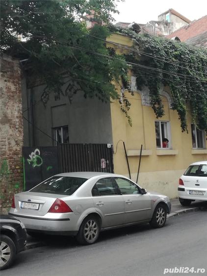 Casă cu 4 camere cu Teren 185 Mp în P-ța Victoriei