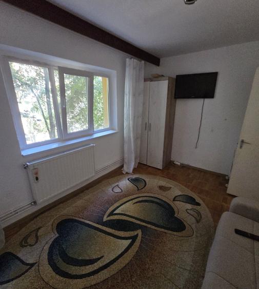 Apartament cu 2 camere semidecomandat în Exterior Vest