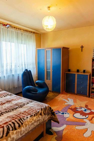 Casă cu 6 camere cu Teren 300 Mp în Grădiște