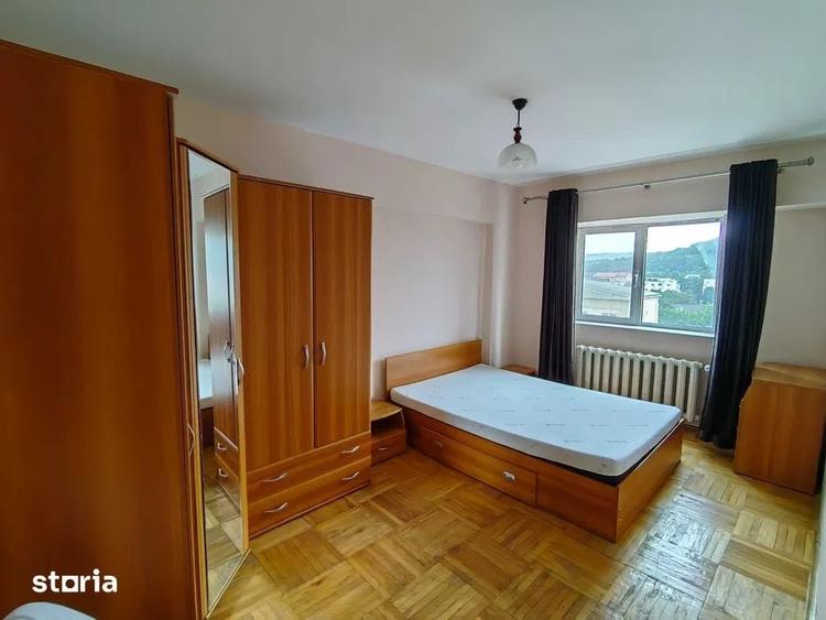 Apartament cu 4 camere decomandat în Nicolina