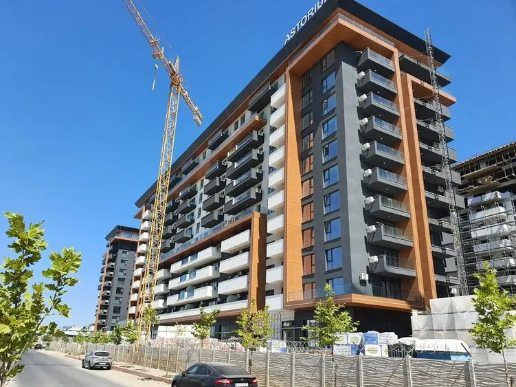 Apartament cu 3 camere decomandat în Theodor Pallady
