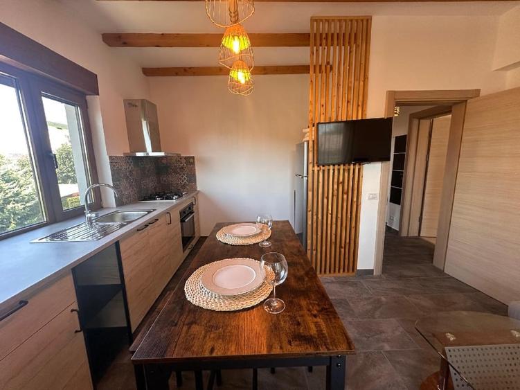 Apartament cu 2 camere decomandat, mobilat în Apărătorii Patriei