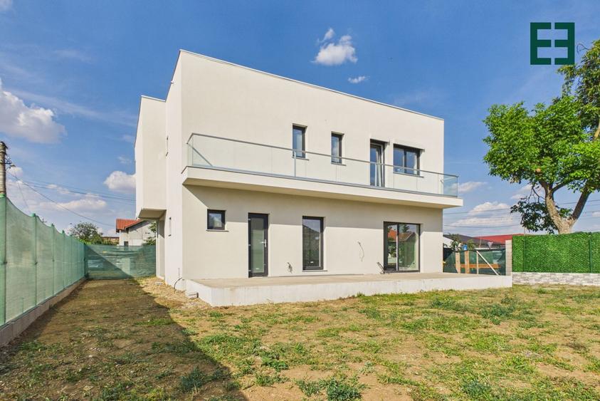 Casă individuală cu 4 camere cu Canalizare în Sânnicolau Mic